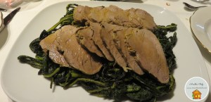 Filetto di maiale arrosto con cavolo nero saltato