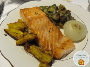 Salmone al forno con verdurine saltate al ghi
