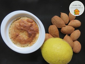 Soufflé al limone con mandorle e cardamomo