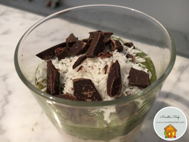 Overnight Oatmeal kiwi, cocco e semi di chia