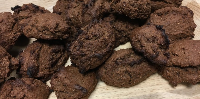 Biscotti al cioccolato, orzo e arancia