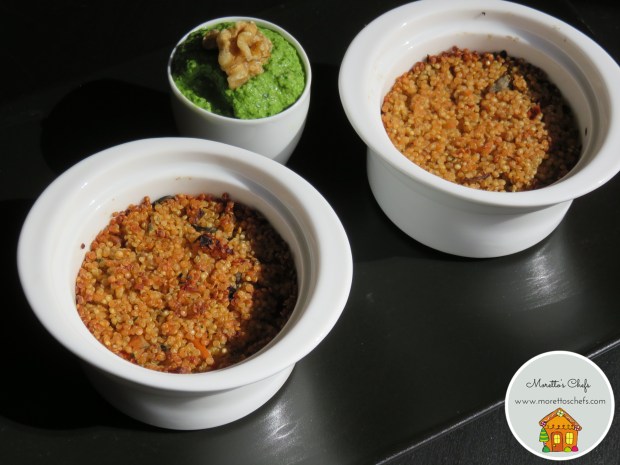 Sformatini di quinoa con pesto allo spinacino, noci e acciuga